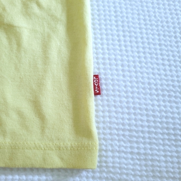 Levi's Lemon🍋 Yellow Logo Tee👕 - NWT - Picture 11 of 15